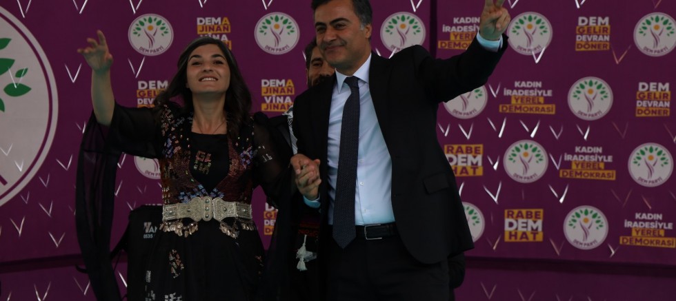 Van Büyükşehir Belediye Başkanı seçilen DEM Partili Abdullah Zeydan’ın seçilme hakkı geri alındı, İl Seçim Kurulu AKP'li adaya mazbata verme kararı aldı